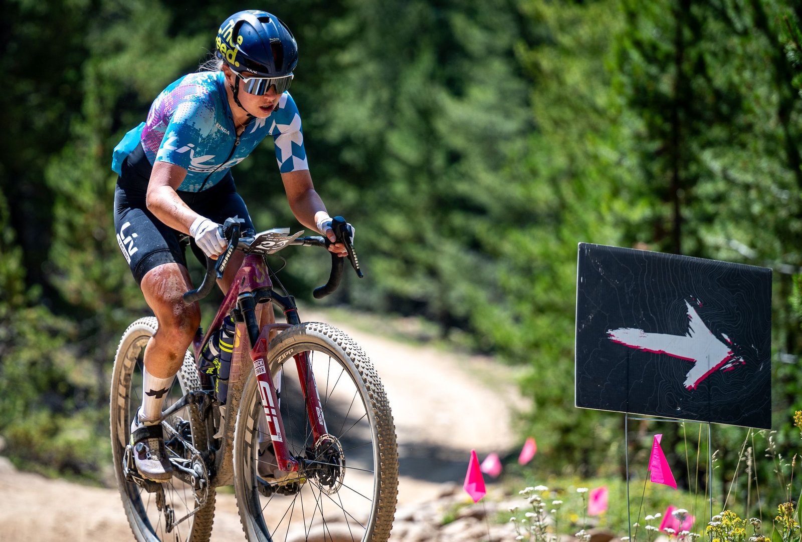 Un ‘extraño accidente’ deja a Melisa Rollins en el hospital con el codo roto y ‘destripada’ para perderse el debut en Cape Epic con Kate Courtney