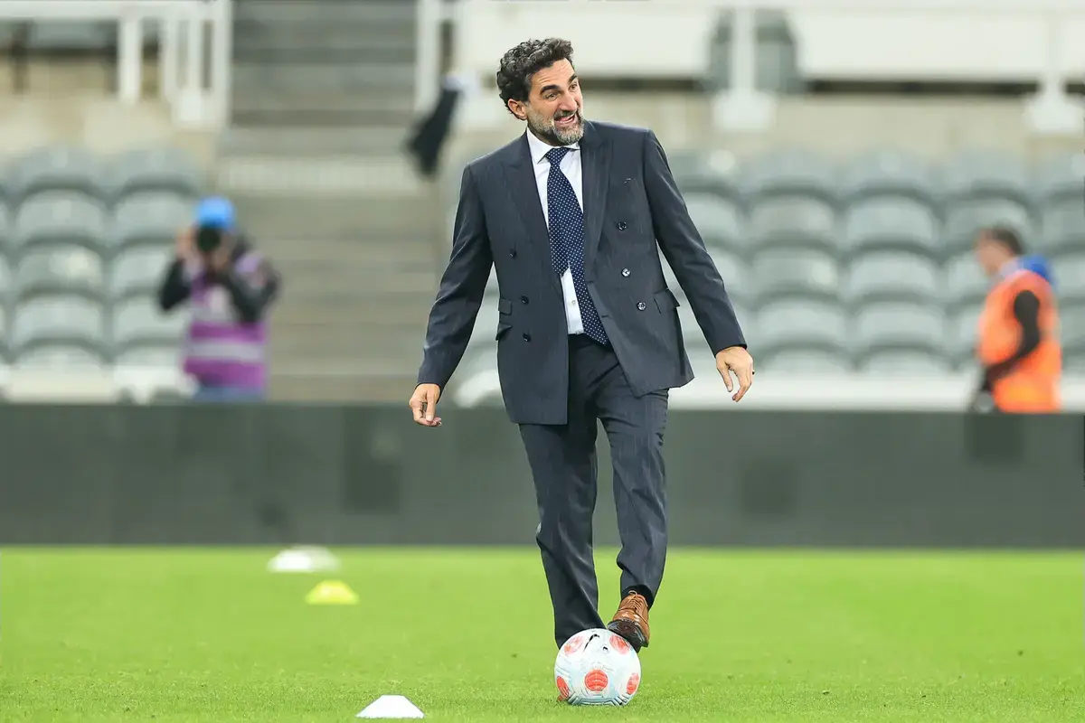 “Los propietarios del Newcastle United brindan a Eddie Howe todo su apoyo” The Times