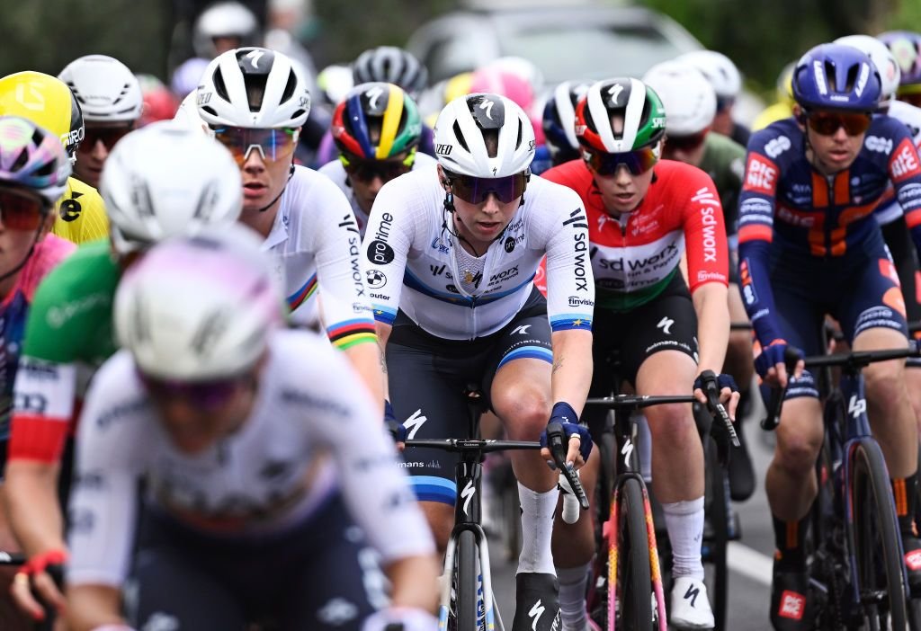 Sin Longo Borghini, sin Vos, un viento en contra: ¿la Milán-San Remo Féminin vuelve a hacer el juego a las velocistas? Los jefes de equipo analizan la carrera