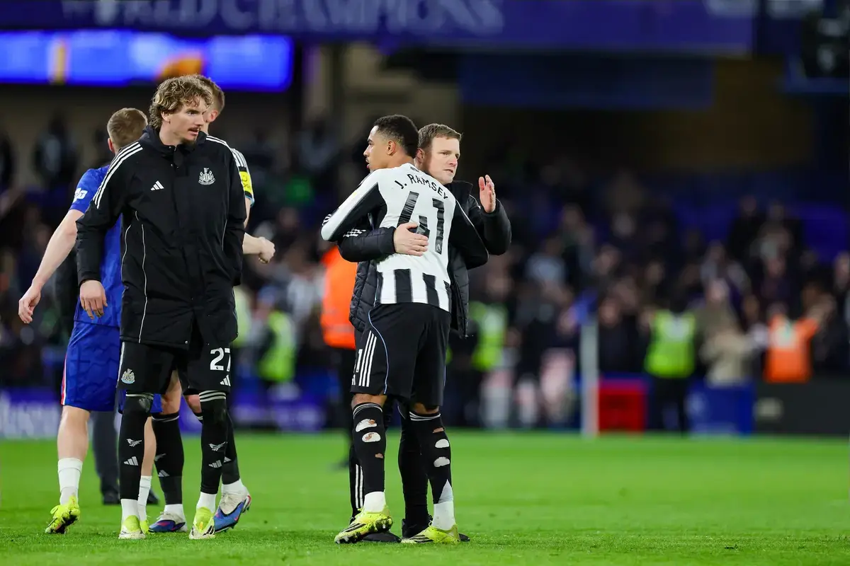 ‘Se hace la boca agua’ Eddie Howe, encantado después de entrenar a Liam Rosenior cuando el United venció al Chelsea