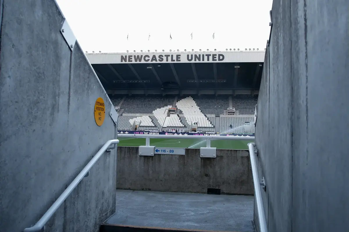 Aquí está esta foto que a todos los fanáticos del Newcastle United les encanta este miércoles por la noche.