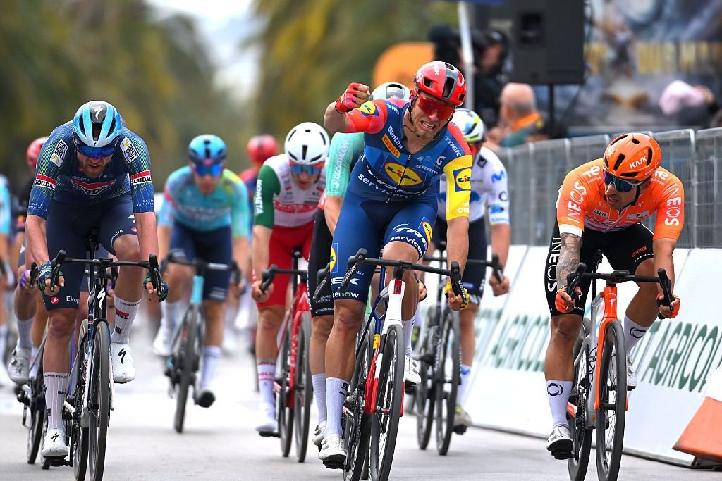 Tirreno-Adriático: Isaac del Toro sella la victoria general y Jonathan Milan gana la etapa 7 por tercer año consecutivo