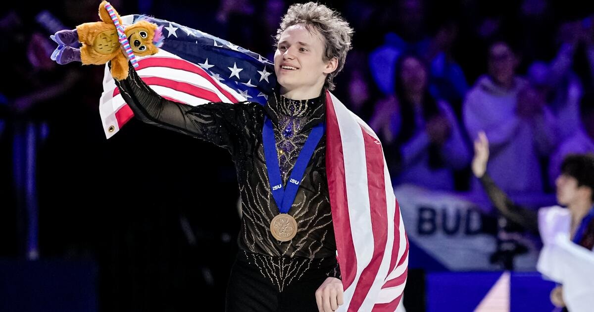 Ilia Malinin gana el tercer título mundial consecutivo de patinaje artístico