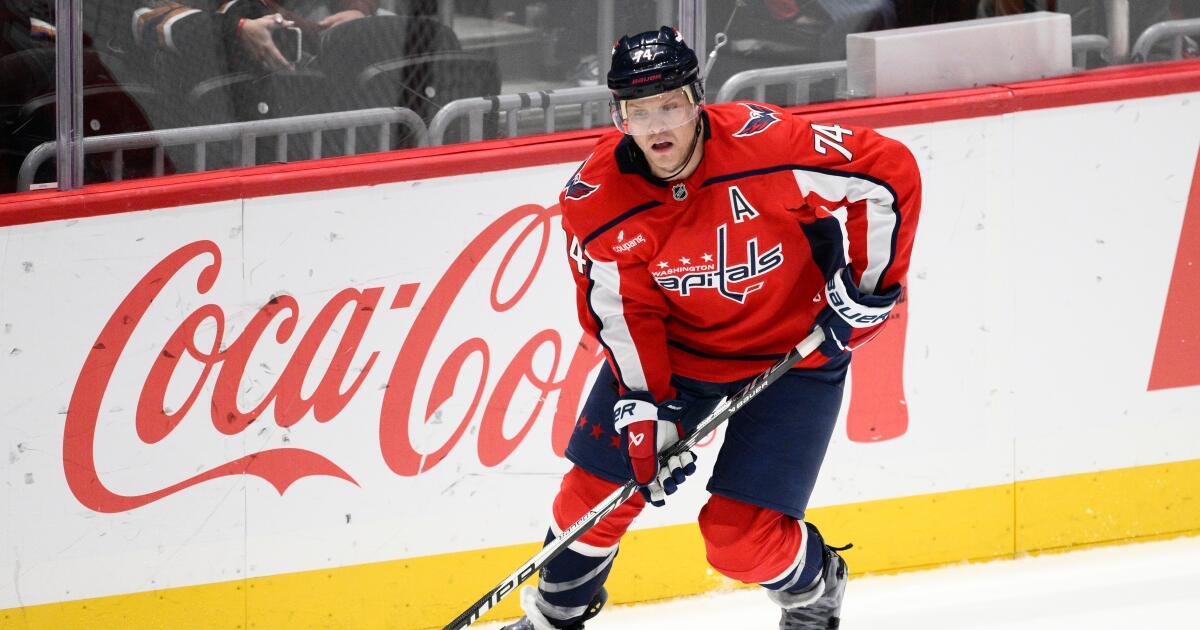 Los Ducks adquieren al veterano defensa John Carlson en un intercambio con Capitals