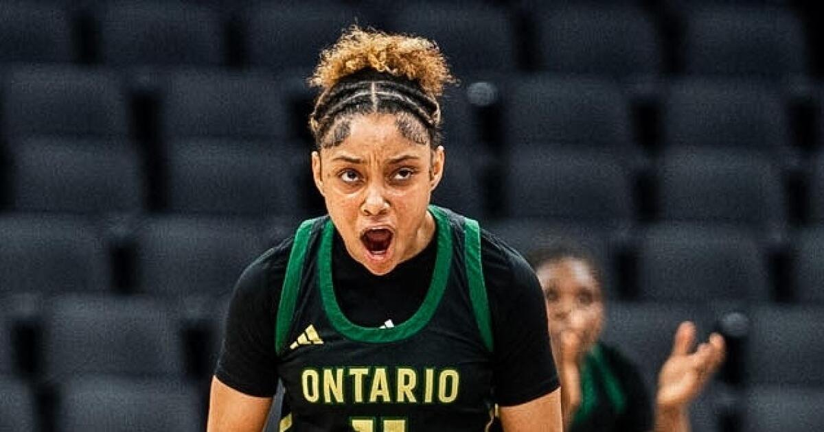 Jugadora de baloncesto femenina del año: Kaleena Smith, Ontario, Christian