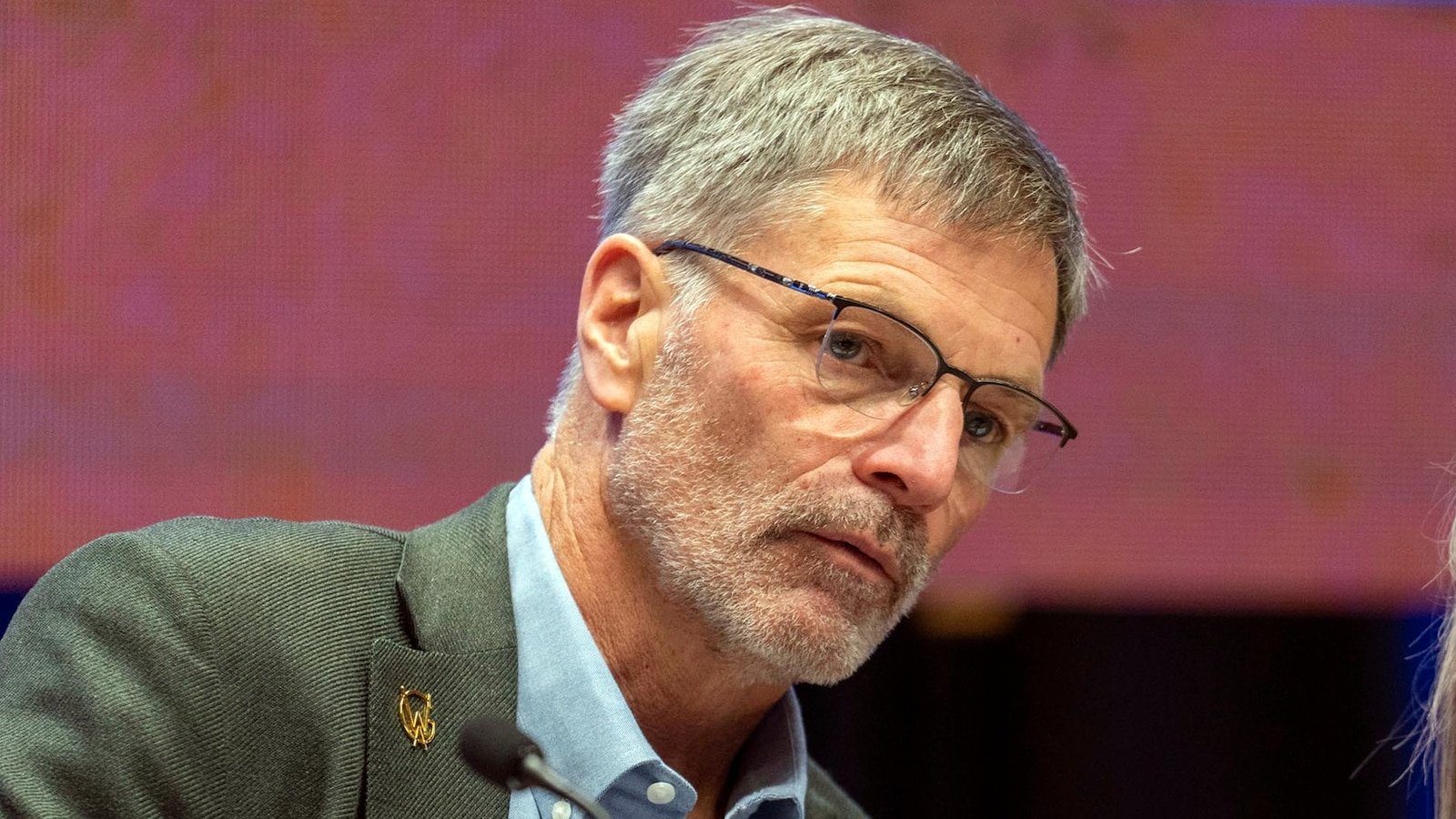 El gobernador de Wyoming firma la prohibición del aborto después de aproximadamente 6 semanas, pero expresa reservas