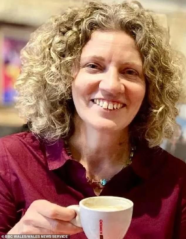 Una presentadora de radio de la BBC, de 53 años, murió a causa de una infección después de un accidente de tráfico mientras estaba de vacaciones con su familia en Canadá, según una investigación.