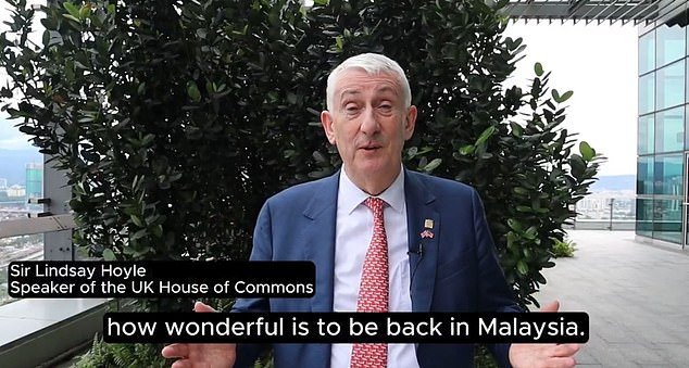 Sir Lindsay Hoyle cobró a los contribuyentes £40.000 por escapadas a Canadá y Sudáfrica el año pasado, de los cuales £1.803 se acumularon en comidas y hoteles.