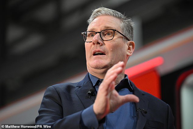 Los laboristas podrían perder “más de” 1.000 concejales, y casi 2.000 si continúa el patrón de elecciones parciales, dicen los principales encuestadores.