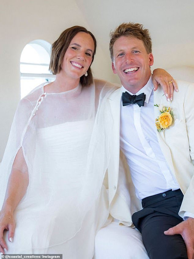 La estrella olímpica australiana Bronte Campbell revela todo sobre el cambio de vestimenta MUY atrevido que hizo para su boda