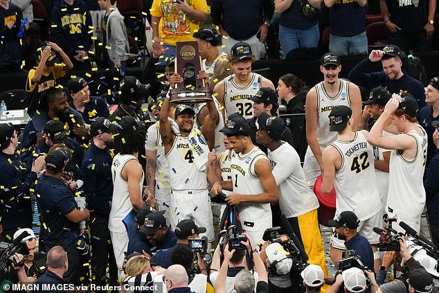 Un jugador de Michigan sufre una emergencia médica en la práctica y es trasladado de urgencia al hospital antes de la Final Four