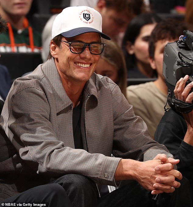 Tom Brady responde a las acusaciones de hipocresía y traición tras los comerciales de Pizza Hut y Dunkin’ Donuts