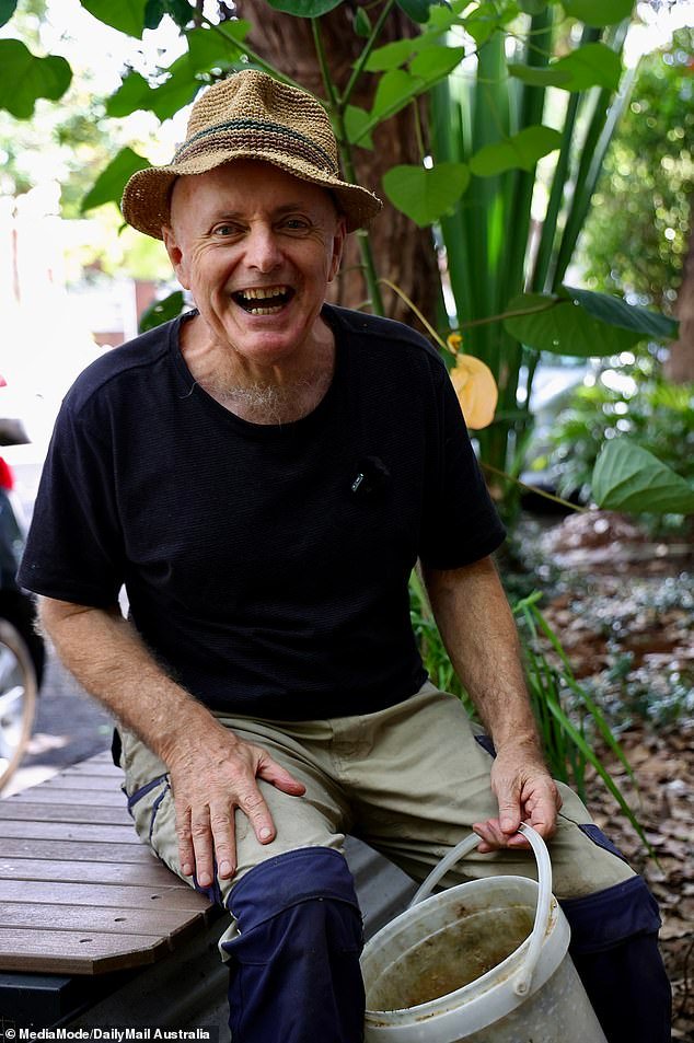 Cómo un ex abogado pudo transformar su casa en el centro de la ciudad de Sydney en un patio completamente “fuera de la red” utilizando agua RECICLADA. Entonces, ¿qué piensa su familia?