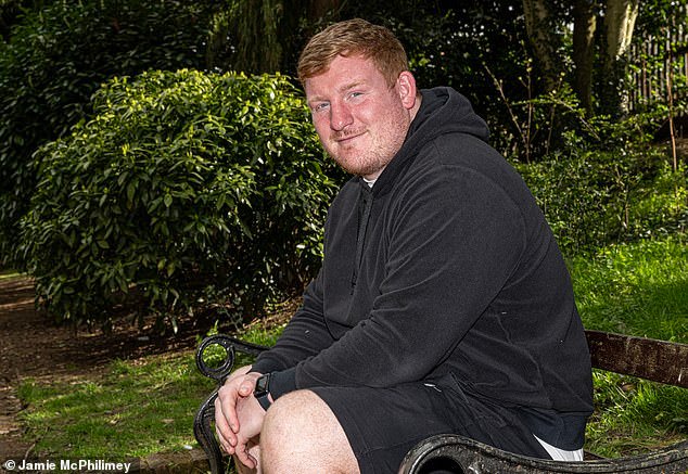 ‘Me tomó cinco años volver a disfrutar del rugby… fue como una segunda venida’: el héroe galés RHYS CARRE en ESE intento, de fiesta con el Príncipe William, camisetas con su cara y por qué está desesperado por rendir homenaje a los sarracenos.