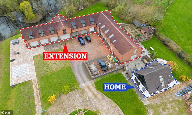 Médico ordenó derribar un ‘megagaraje’ CINCO veces más grande que su casa… tras afirmar que era para una colección de coches clásicos que no existía