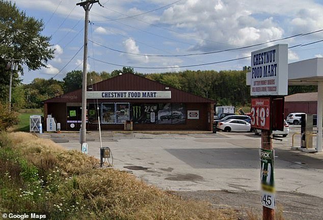 El marido culpa al error del cajero que le dejó conmocionado por su enorme premio de seis cifras en la lotería