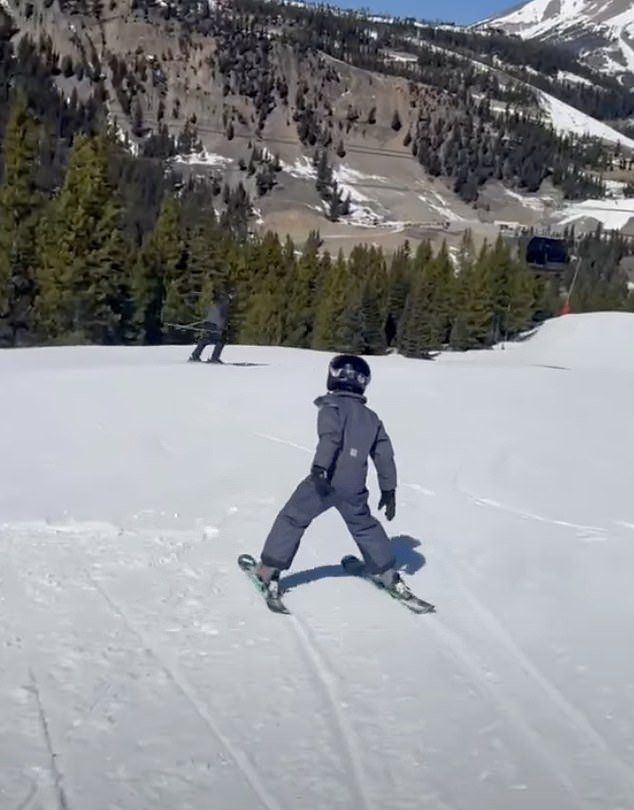 Meghan comparte un video poco común de Harry y Archie esquiando mientras la duquesa dice que está “muy orgullosa”