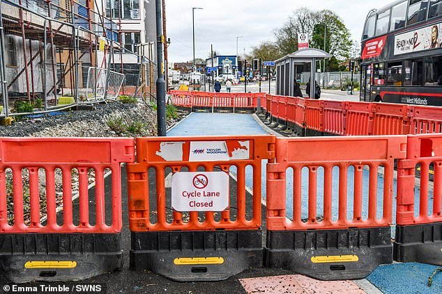 Indignación por el carril bici más caro de Gran Bretaña que cuesta a los contribuyentes £4.198 por METRO, que los lugareños dicen que nadie usará