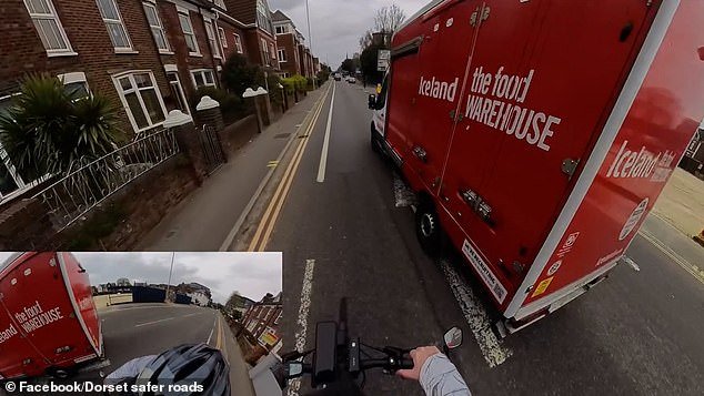 Nuevo momento “Cycling Mikey” confronta enojado al repartidor islandés por conducir demasiado cerca de él mientras circulaba FUERA del carril bici, entonces, ¿quién tiene razón?