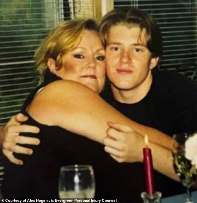 Una mujer de Seattle de 71 años que sufría “10 de cada 10 dolores” murió después de que la ambulancia tardara DIEZ HORAS en llegar, y el operador del 911 le hizo un comentario vil y le dijo que dejara de llamar, según la demanda.