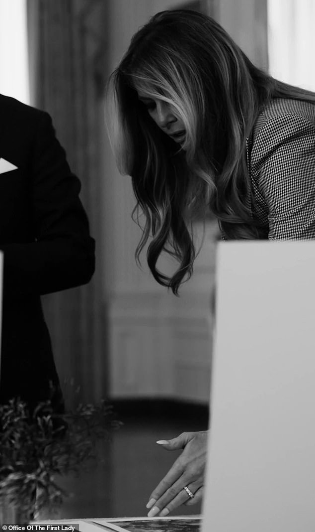 Melania se burla de la visita real con un raro video detrás de escena de la Casa Blanca