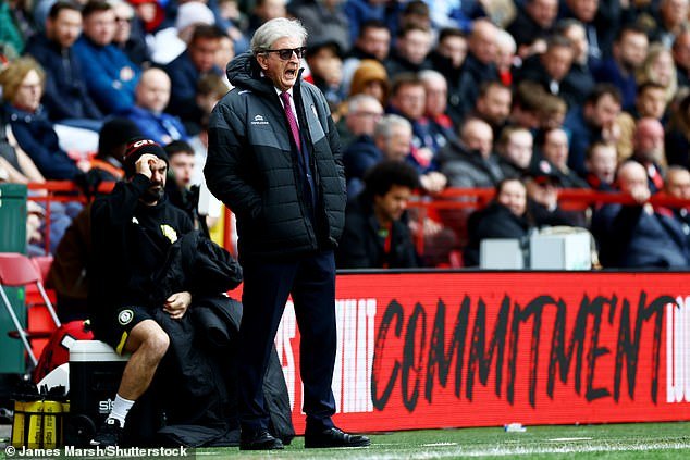 El elegante Roy Hodgson lleva al Bristol City a la victoria en su primer partido en 44 años y dice que “sólo faltan cinco semanas para que vuelvan las zapatillas”