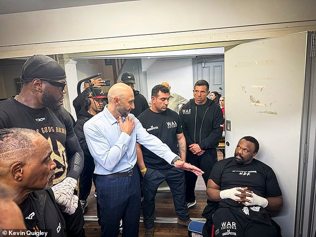 La testosterona aumentará en Londres cuando Deontay Wilder se enfrente a Derek Chisora… y aquí está el resultado perfecto (aunque improbable) que podría llevarlos juntos hacia el atardecer, escribe JEFF POWELL