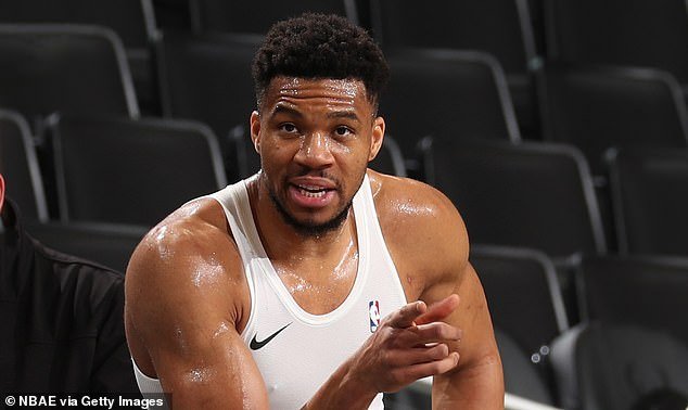 La estrella de la NBA, Giannis Antetokounmpo, se está volviendo contra su propio equipo en medio de la investigación de la liga sobre los Bucks.