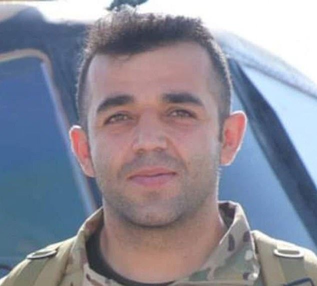 El héroe de guerra afgano que sirvió junto a las tropas británicas lucha por su vida después del ‘asalto’ a la estación de tren, mientras la policía arresta a dos adolescentes