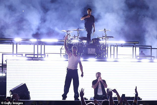 Los fanáticos de March Madness están furiosos después de la controvertida actuación de los Chainsmokers en la Final Four: ‘¿Quién pidió eso?’