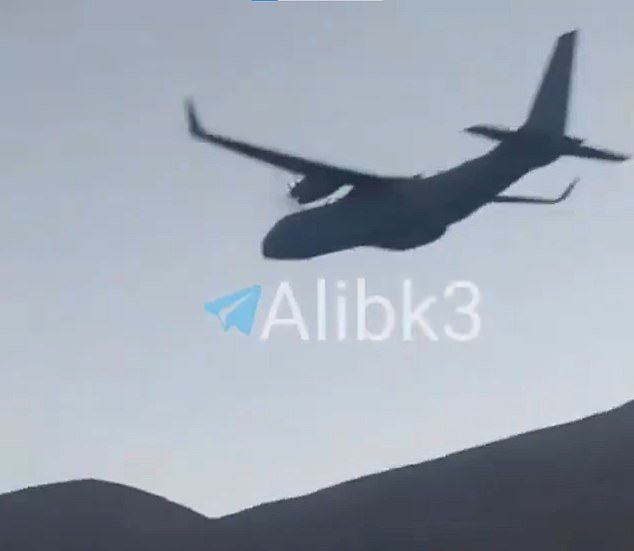 La conferencia de prensa “más loca de la historia” de Trump se convierte en un caos cuando promete destruir Irán de la noche a la mañana