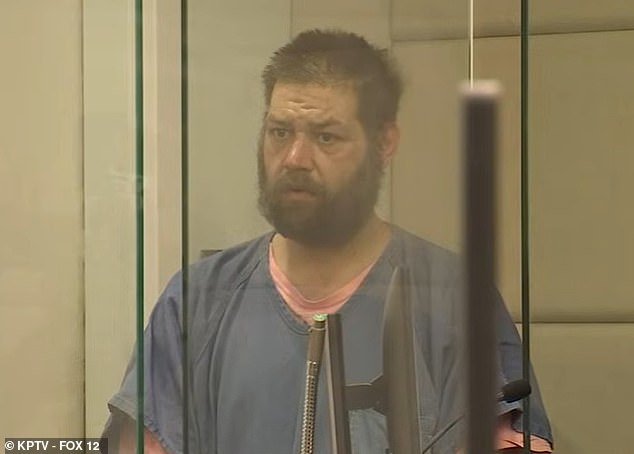 Palabras espeluznantes gritadas por un intruso momentos antes de intentar violar a una madre que sostenía a su bebé en su dormitorio