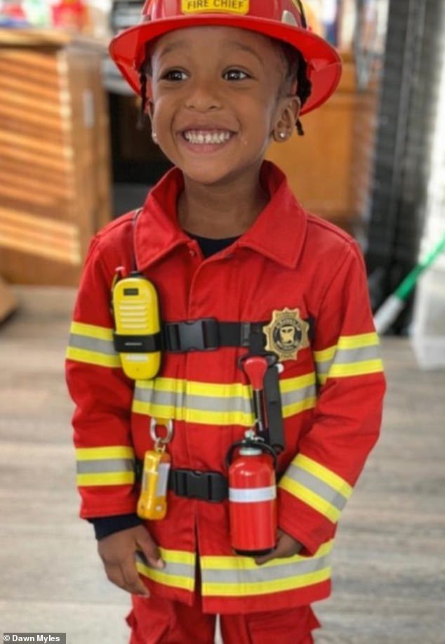 Un adorable niño de 5 años fue asesinado por su hermano de ONCE mientras tomaba una siesta, dice la policía, mientras su familia, sorprendida, habla