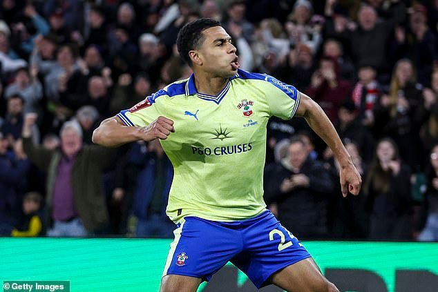 Manchester United y Everton se encuentran entre un grupo de clubes que buscan un héroe de la Copa FA valorado en £20 millones.