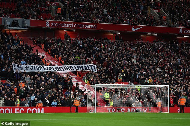 ‘Vamos a hacer que sea difícil ignorarnos’: los fanáticos del Liverpool protestarán por los precios de las entradas, advierten a los propietarios
