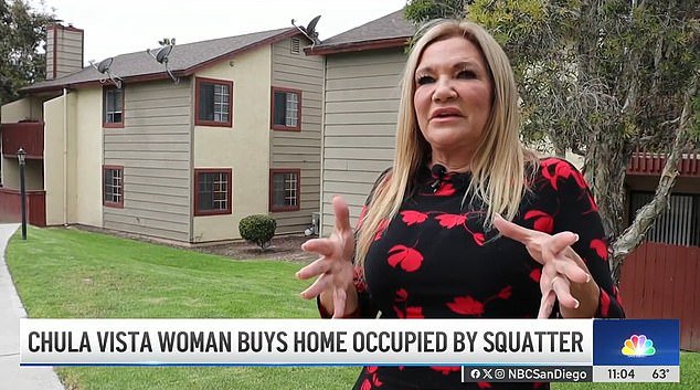 Un agente inmobiliario se horroriza al encontrar a un okupa viviendo en su casa recién comprada, y un aprovechador autorizado le obliga a pagar sus facturas.