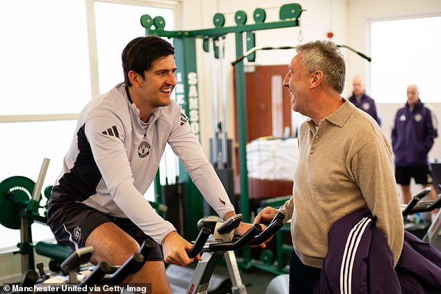 Harry Maguire envía un mensaje de transferencia a los jefes del Man United después de estar ‘a la deriva’ en la lucha por los principales honores esta temporada