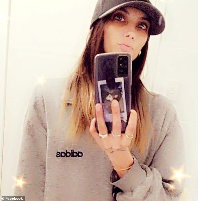 ‘Me rompió’: la hermana devastada de una mujer encontrada muerta durante un viaje de 2.000 kilómetros rompe su silencio, mientras un hombre de 33 años es acusado de asesinato