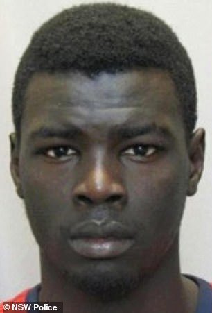 Final dramático de la persecución urgente del violador en grupo Michael Angok que escapó de un centro de detención de inmigrantes en Australia