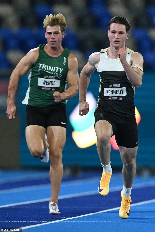 El australiano hace historia al convertirse en el primero en romper la barrera de los 10 segundos en casa, y NO es el colmo.