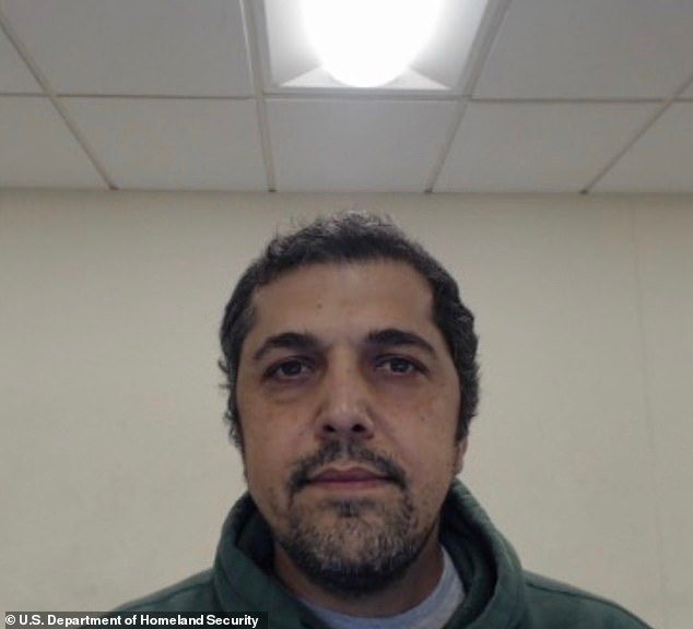 Son ARRESTADOS el hijo y la nuera del famoso jefe de propaganda iraní sorprendidos viviendo una vida de lujo en Los Ángeles.