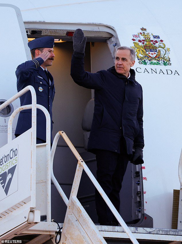 El líder canadiense Mark Carney gastó medio millón de dólares del dinero de los contribuyentes en comida para aviones en su primer año como primer ministro.