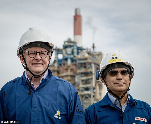 El gobierno albanés es criticado por “desperdiciar” 20 millones de dólares del dinero de los contribuyentes en “propaganda” petrolera