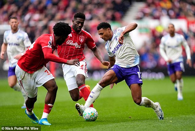 Nottingham Forest 1-1 Aston Villa: el empate parece una oportunidad perdida para ambas partes, escribe TOM COLLOMOSSE, mientras los anfitriones se recuperan del desastre inicial de Murillo