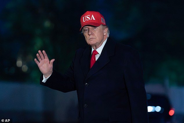 Los británicos se preparan para más miseria a medida que los precios del petróleo suben por encima de los 100 dólares después de las fallidas conversaciones con Irán… y Starmer se niega a unirse al ‘bloqueo’ del Estrecho de Ormuz de Trump