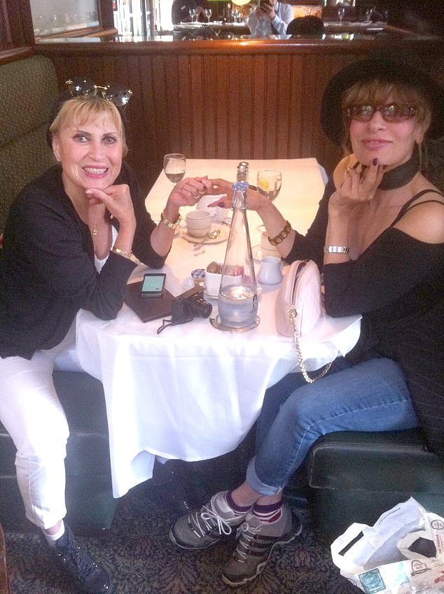 Directora ‘asesinada a puñaladas por su hermana que le quitó su diamante Rolex de 70.000 libras’ huyó de la Guerra de los Seis Días en Oriente Medio cuando era niña, según escucha el tribunal