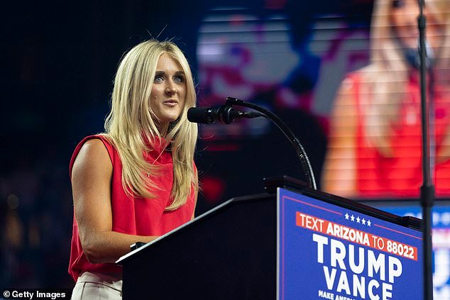 Riley Gaines aborda las críticas a Donald Trump después de responder a un aliado por una imagen de IA que lo representa como Jesús