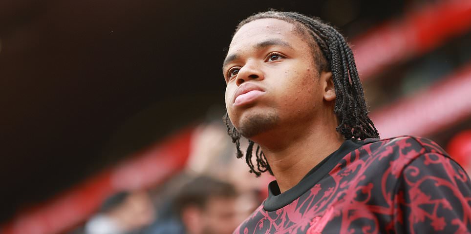 Liverpool vs PSG – Liga de Campeones EN VIVO: último resultado, noticias del equipo y actualizaciones mientras Slot podría tirar los dados por Rio, de 17 años, mientras los Rojos apuntan a otra remontada europea icónica