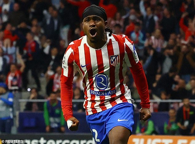 El Atlético de Madrid se enfrenta al Barcelona a pesar de DOS choques defensivos y un choque horrible en una noche de drama de la Liga de Campeones… y a los fanáticos del Arsenal les puede gustar lo que vieron