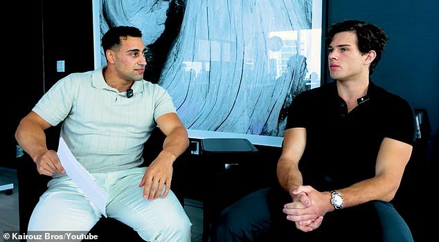 ‘Looksmaxxer’ Clavicular revela la alucinante razón por la que los hombres NUNCA deberían usar camisetas de fútbol en una conversación con un influencer australiano